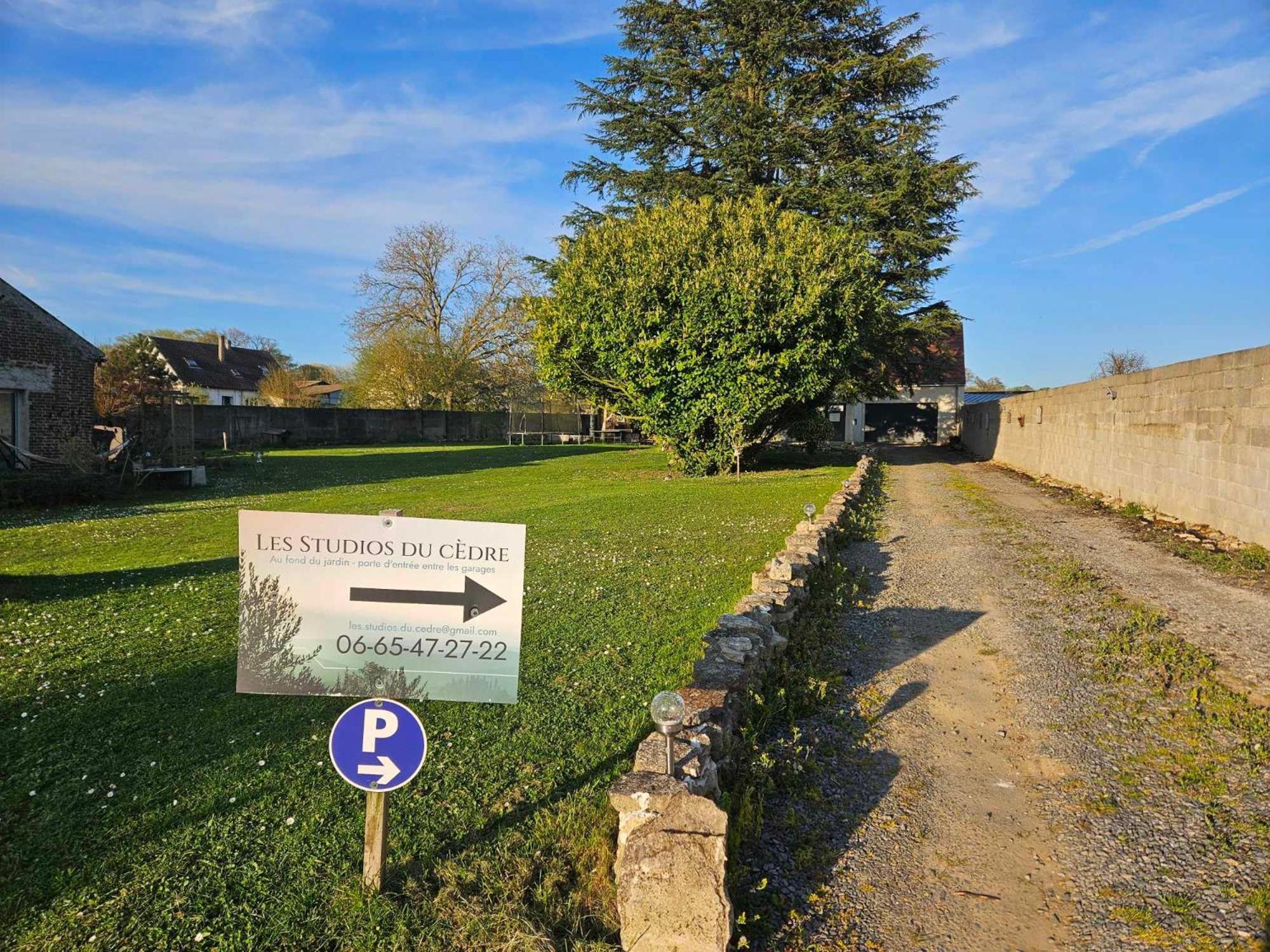 Studios Du Cedre Cuvilly Exterior foto
